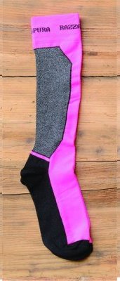 Rosa fluo e grigio.