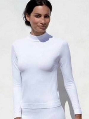 Maglia manica lunga collo a lupetto, colori bianco e nero.