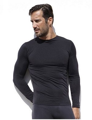 Long-sleeved undershirt with round-neck, colour white.