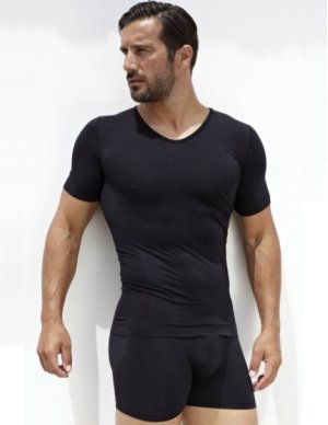 Short-sleeved undershirt with V deep neck, colours white and black. Unisex.