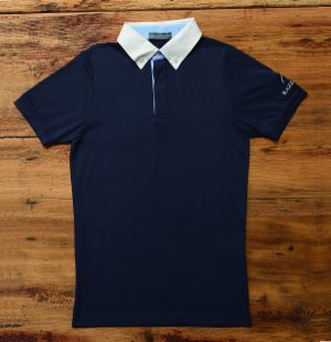 Blue short-sleeved polo shirt, openwork fabric, sky-blue and white patterned internal details.