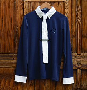 Blue long-sleeved polo shirt, openwork fabric, sky-blue and blue patterned internal details, silver buttons, with tie pin.